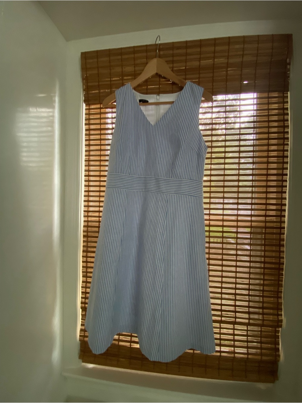 Classic Americana Summer v-Neck Sleeveless Seersucker Dress Talbots